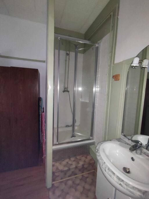 Le Nid Douillet Boheme Linge Fourni Apartment La Bourboule Luaran gambar
